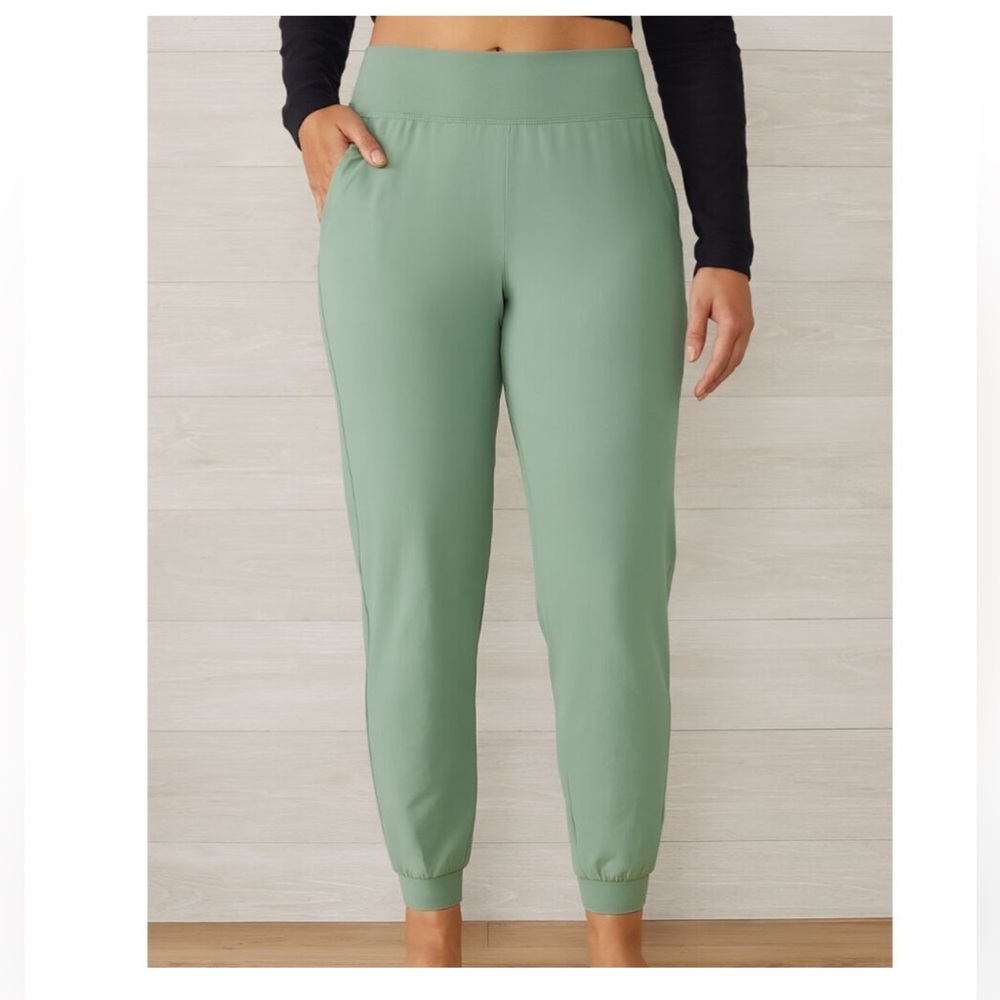 NWOT ATHLETA Brooklyn Jogger Women’s 10 Soft Mint Green 530631-06
